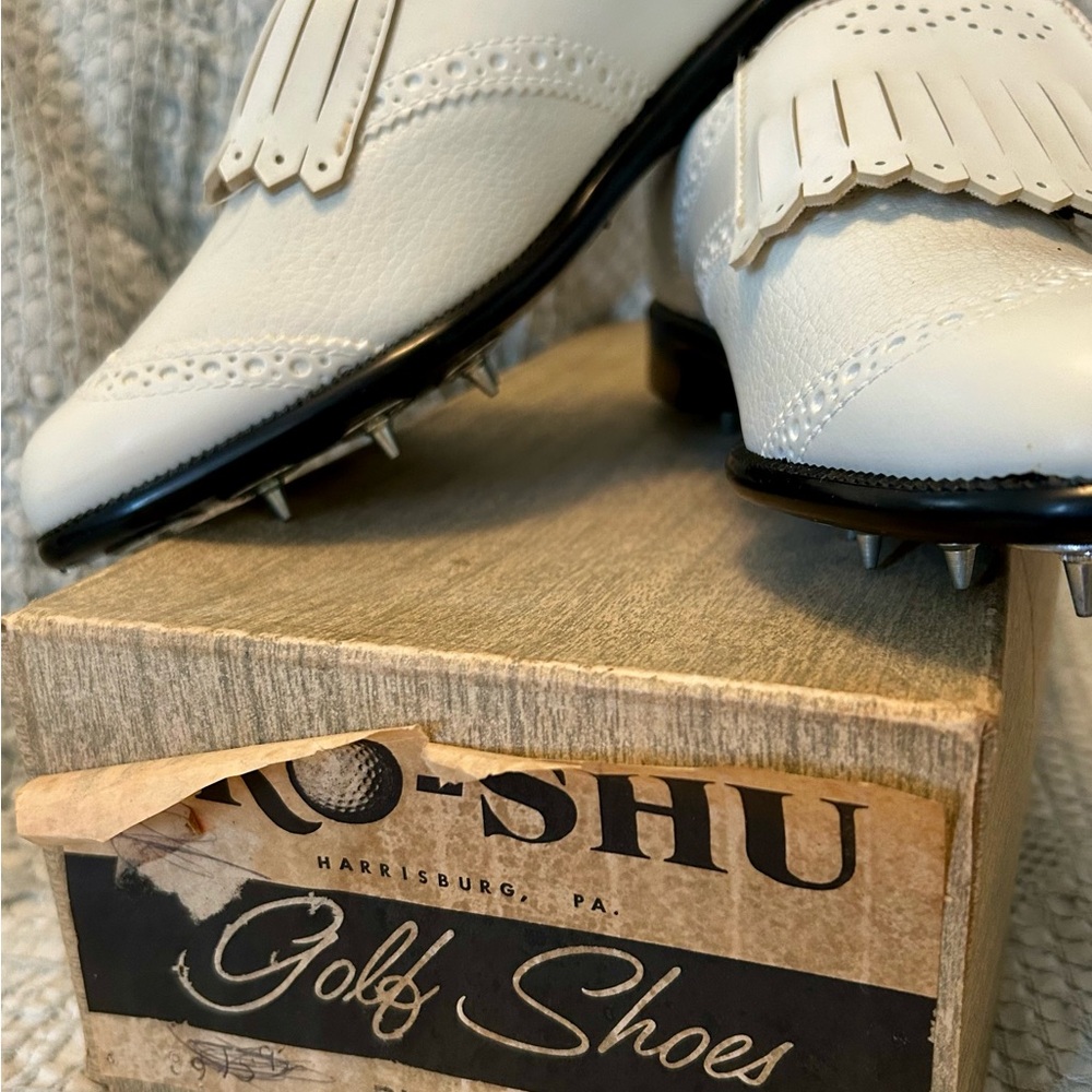 PRO-SHU vintage women’s White Golf Shoes with Fringe/Velcro with original box